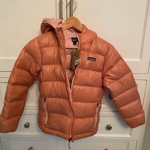 NWT Girls Patagonia Hi-Loft Down Sweater Hoody in size 10